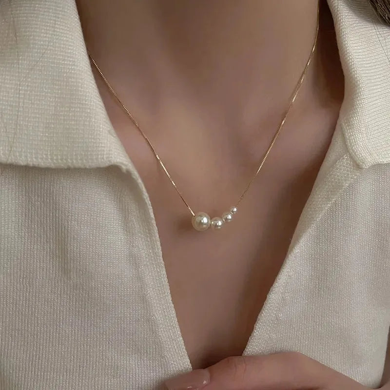 Pearl Bow Pendant Choker Necklace