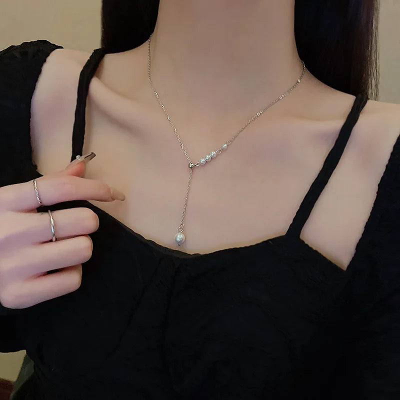 Pearl Bow Pendant Choker Necklace