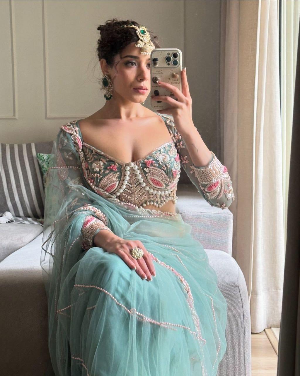 Sequence Dori Embroidery Net Embellished Heavy Diamond Work Lace Border Saree
