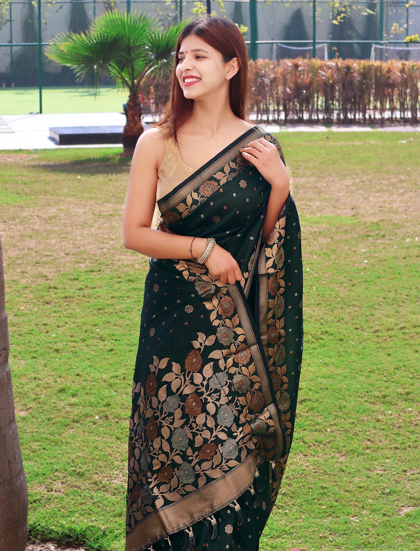 Silk Blend Saree with Copper and Golden Zari Weaved Border and Rich Pallu