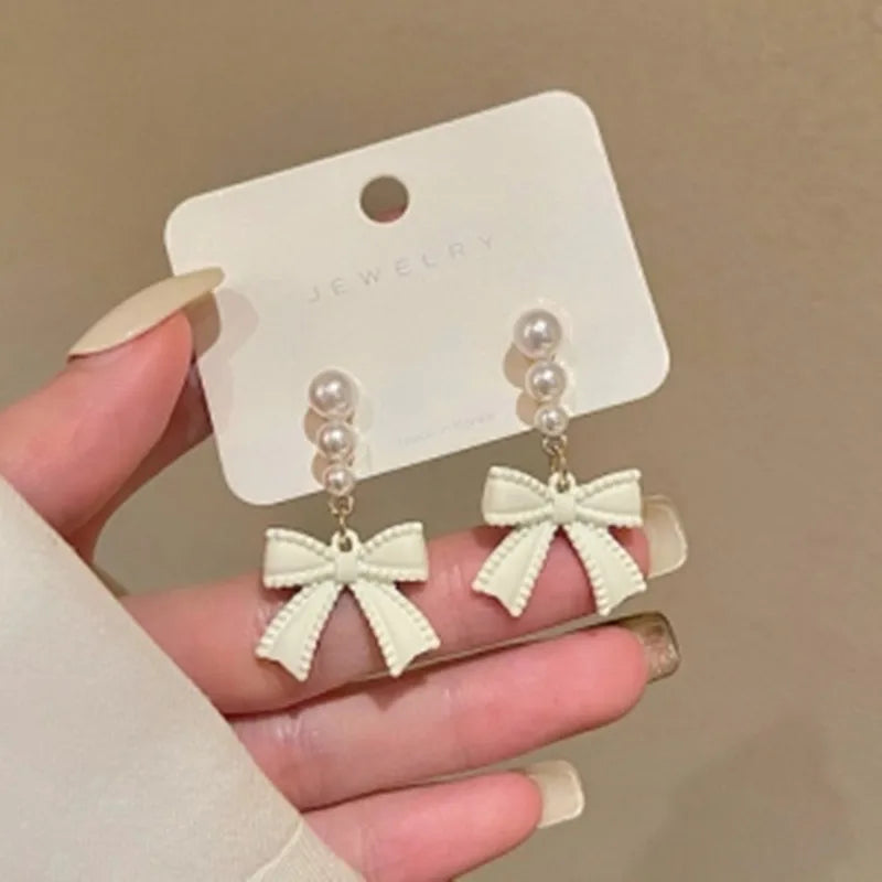 Back Hanging High Class Butterfly Imitation Pearl Earrings