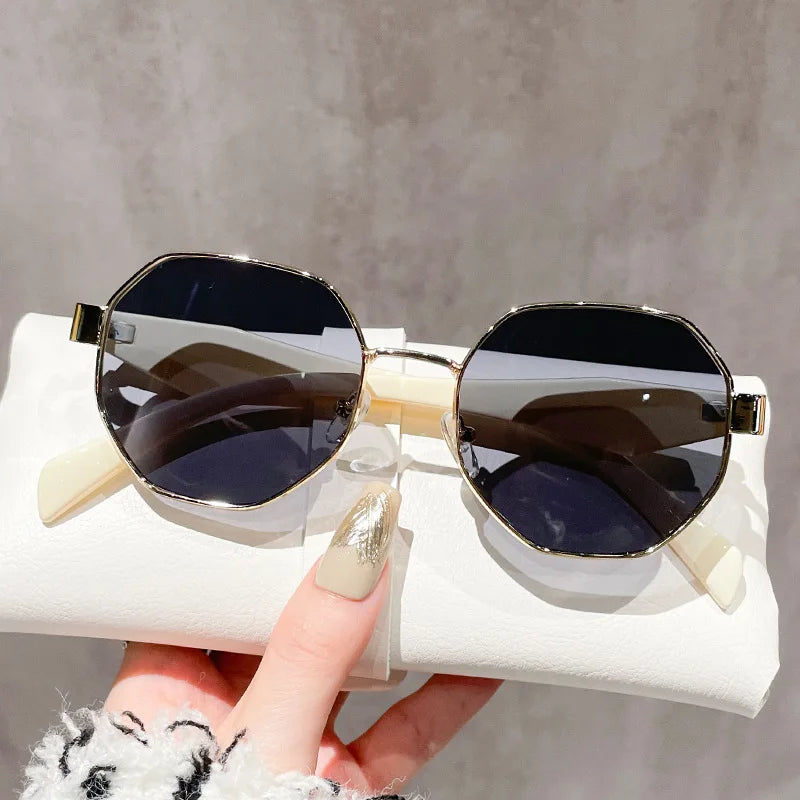 Fashion Classic Oversize Sunglasses for Women