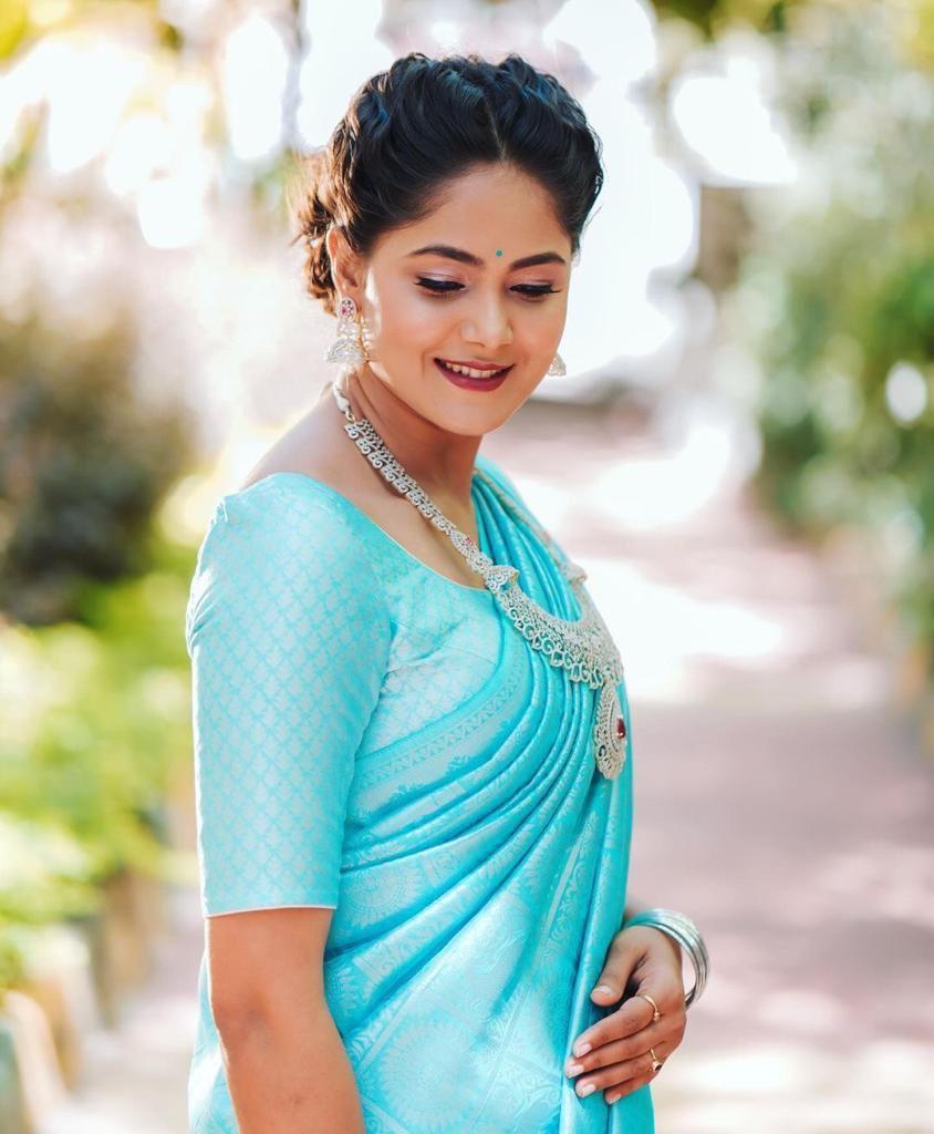 Soft Lichi Silk Jacqard Saree With Blouse