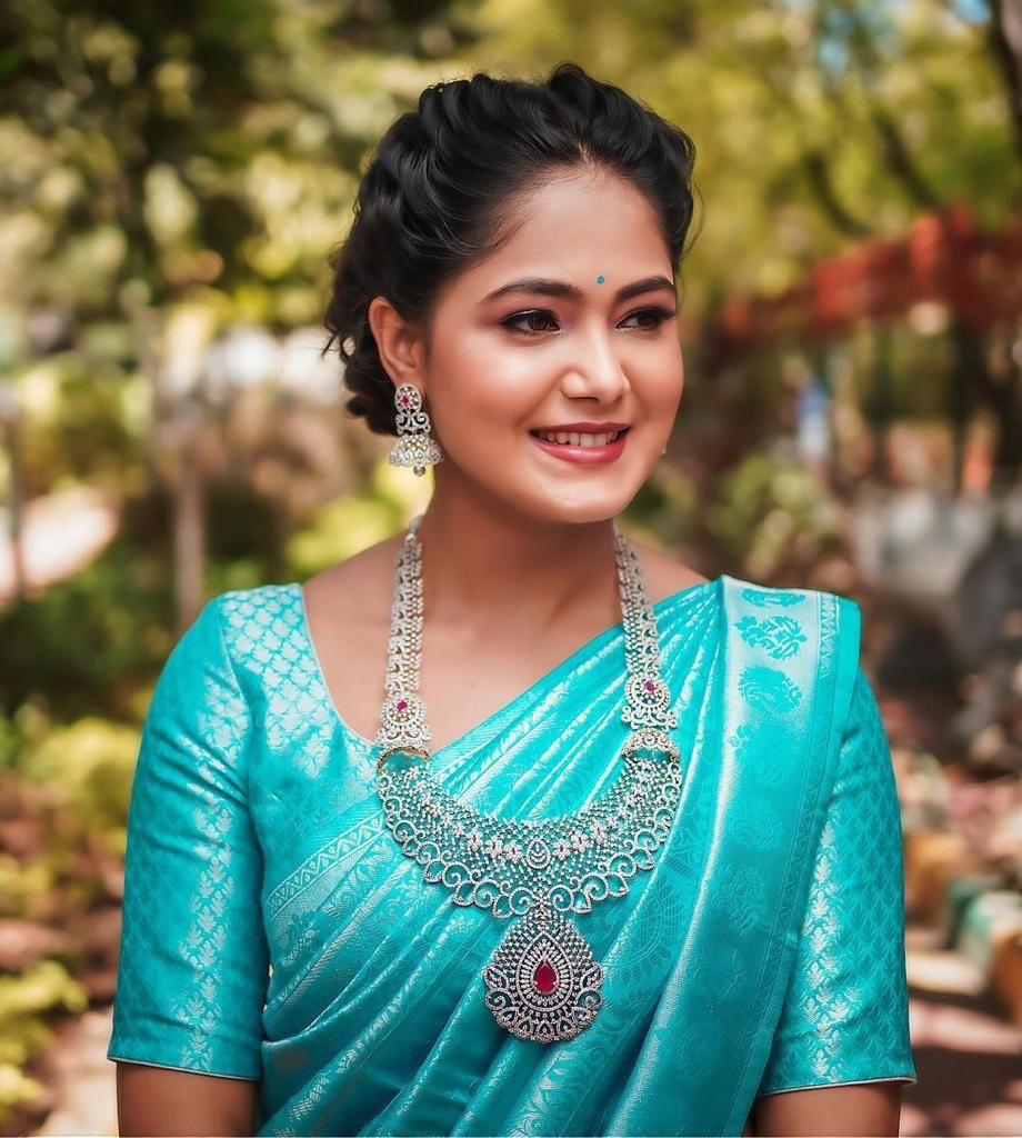 Soft Lichi Silk Jacqard Saree With Blouse