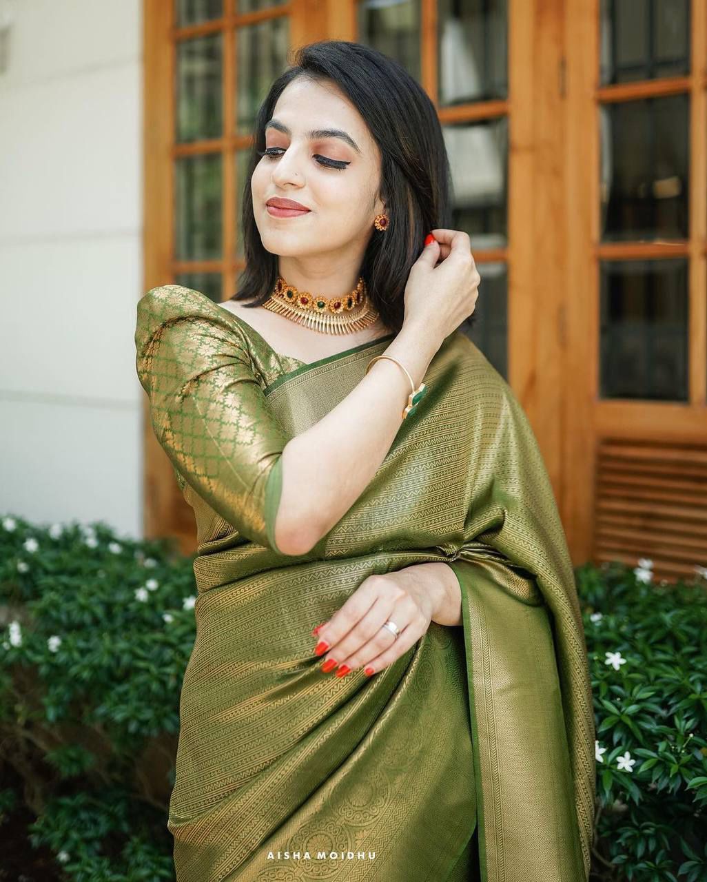 Soft Lichi Silk Blend Jacquard Work & Beautiful Rich Pallu Saree