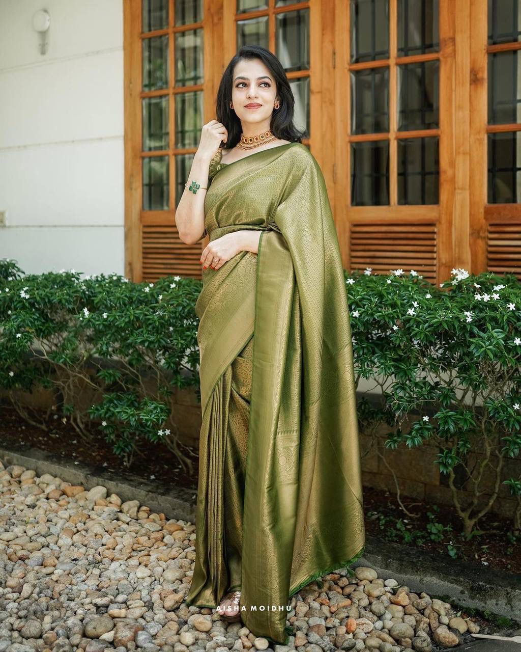 Soft Lichi Silk Blend Jacquard Work & Beautiful Rich Pallu Saree