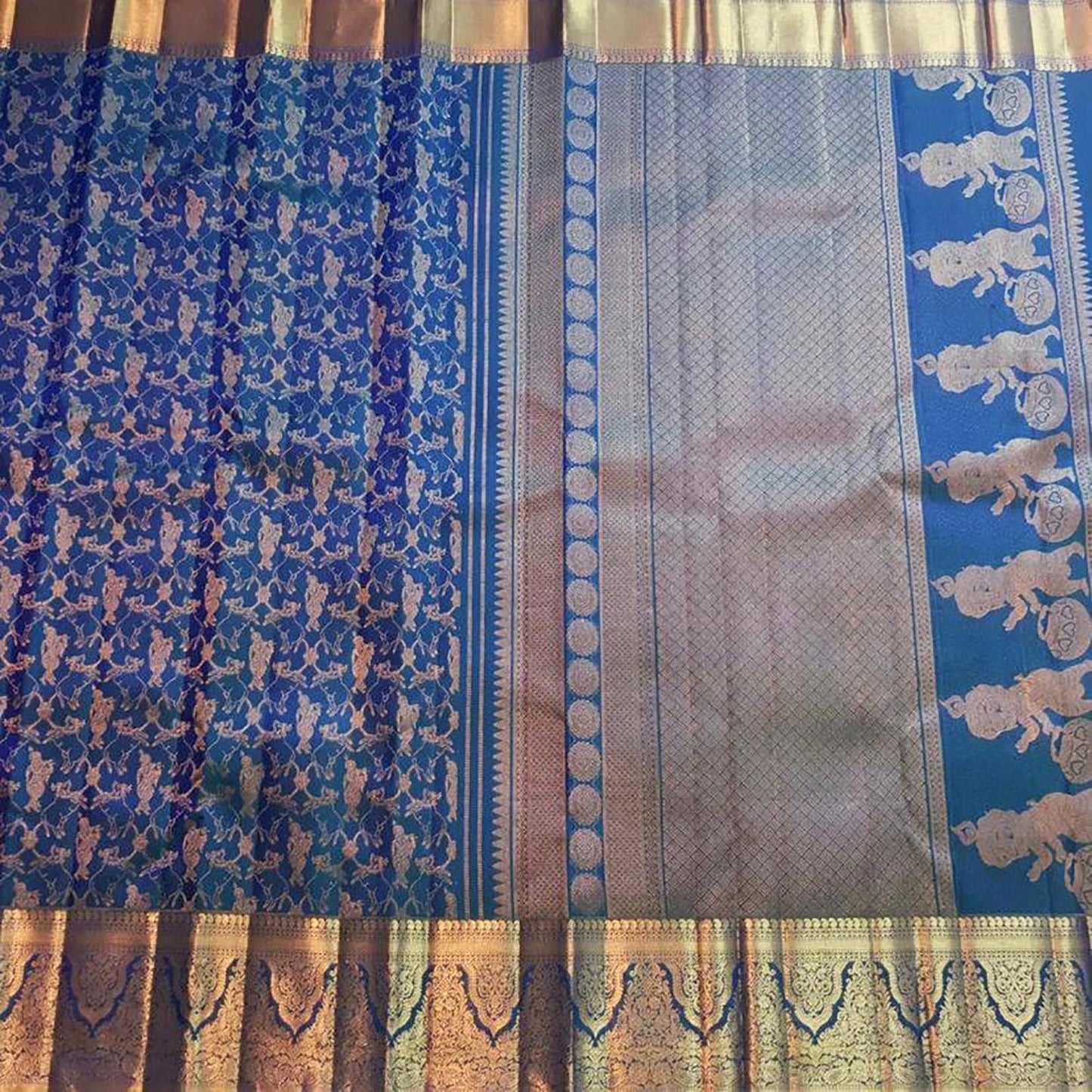 Designer Soft Lichi Silk Saree With Jacquard Work & Beautiful Rich Pallu
