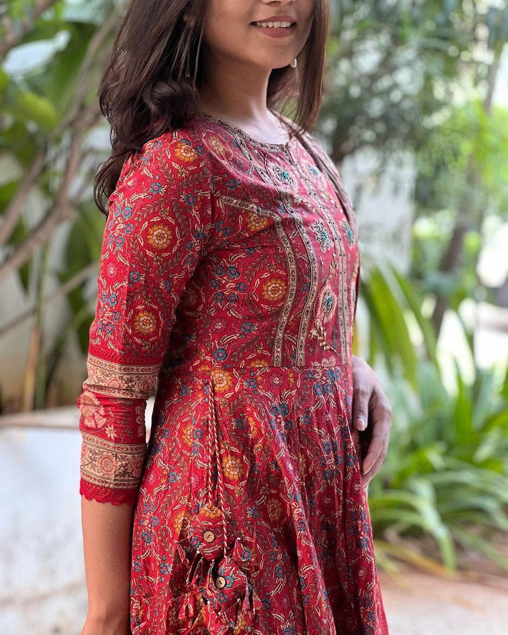 Hand embroidered & Zari Weaving Flared kurta pant with dupatta
