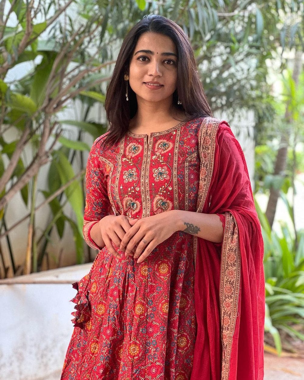 Hand embroidered & Zari Weaving Flared kurta pant with dupatta