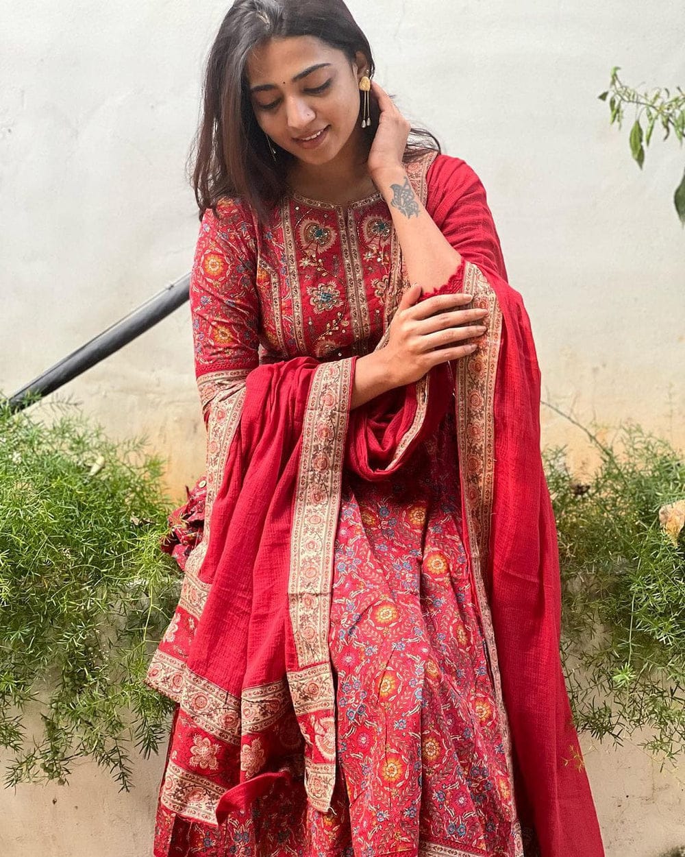 Hand embroidered & Zari Weaving Flared kurta pant with dupatta
